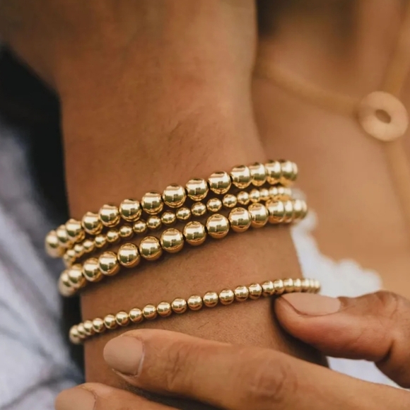 NIB Louise Carter 6mm Caicos Beaded Bracelet 18k Gold Plated Strechy - Picture 3 of 4